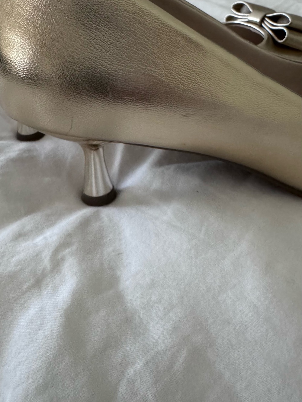 Anne Klein Iflex Gold Satin Bow Mid-Heel Pumps Size 9.5 - Picture 11 of 12